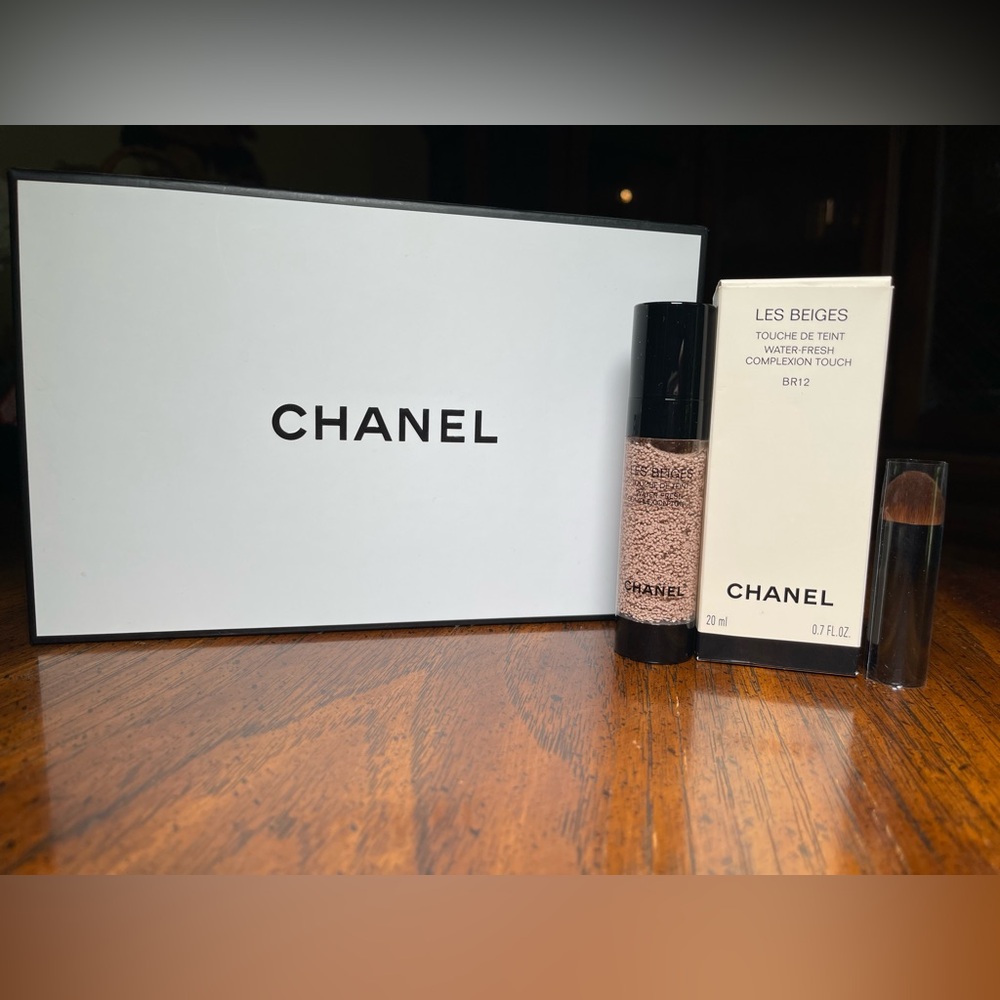 CHANEL Les Beiges Complexion Touch & Brush - Beige/Nude